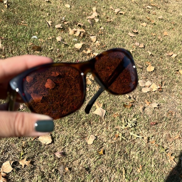 Costa Vela Shiny Tortoise shell polarized sunglasses - Picture 2 of 7